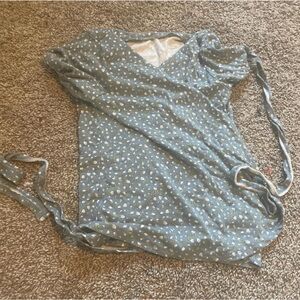 Blue flower Dot Wrap top